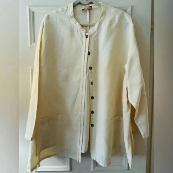 David Dart Tops - David Dart Light Yellow Linen Oversized Button Down Top with Pockets.  Size 2x